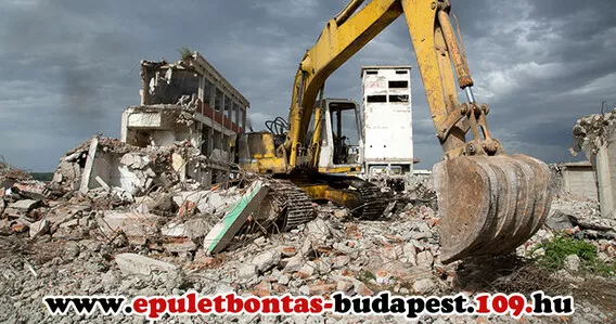Épületbontás, házbontás Budapest, tetőszerkezet bontás, gépi bontás, kézi bontás, fakivágás, takarítás